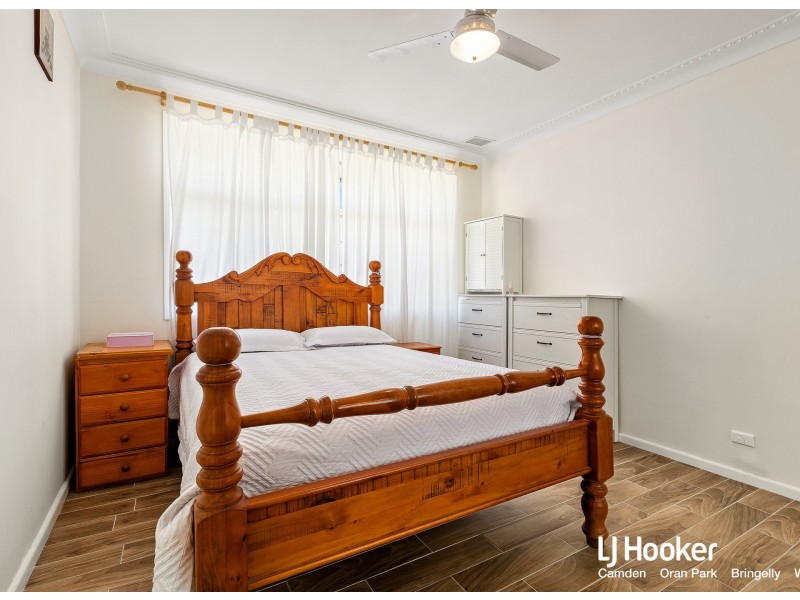 10 Hewison Avenue, Green Valley NSW 2168