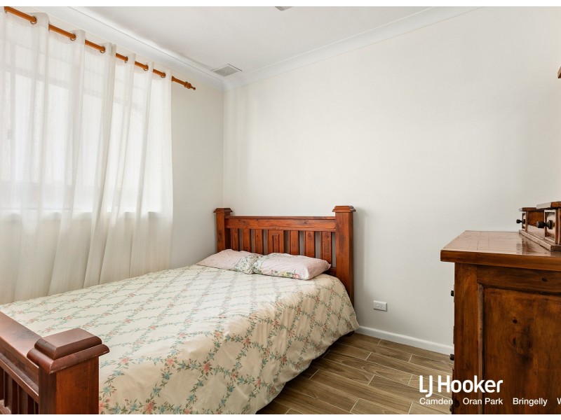 10 Hewison Avenue, Green Valley NSW 2168