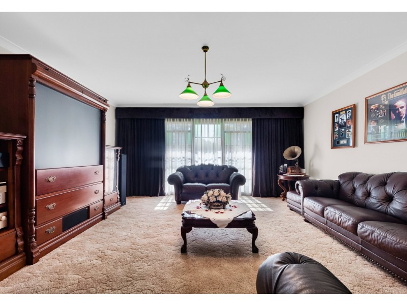 4 Top Ridge Road, Razorback NSW 2571