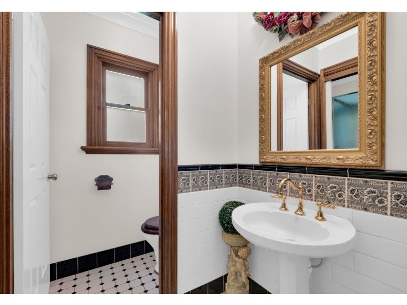 4 Top Ridge Road, Razorback NSW 2571