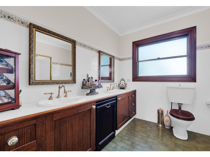 4 Top Ridge Road, Razorback NSW 2571
