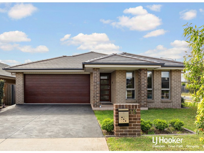 19 Bilson Road, Spring Farm NSW 2570