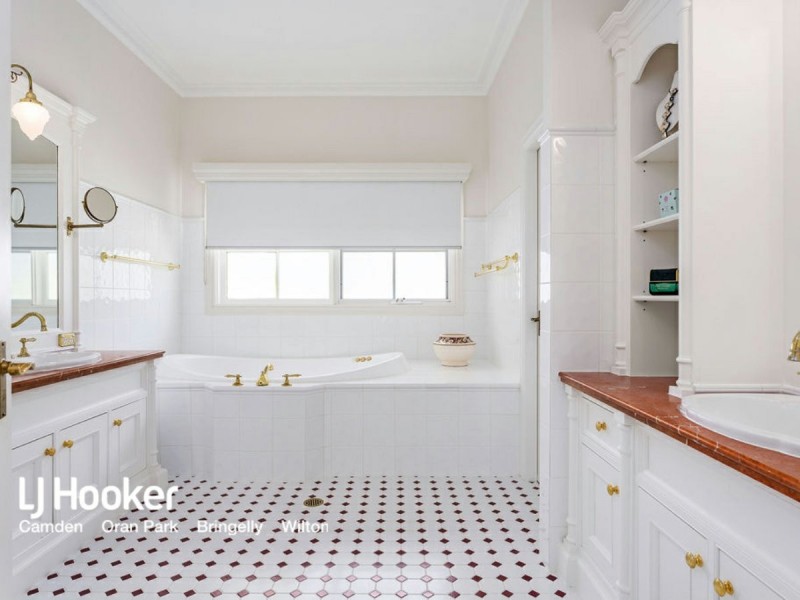 27 Cubitt Drive, Denham Court NSW 2565