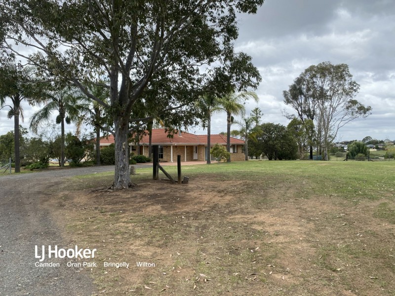 39 Blaxland Avenue, Luddenham NSW 2745
