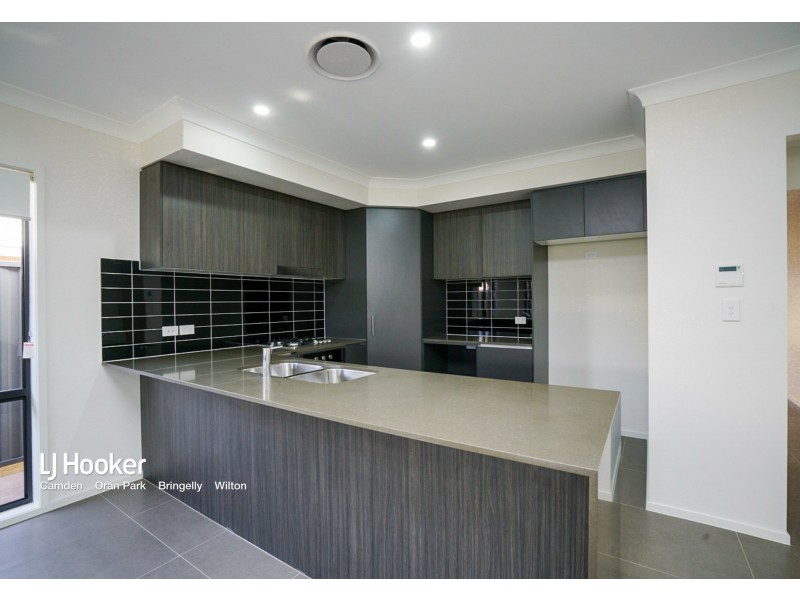 10 Goodluck Circuit, Cobbitty NSW 2570