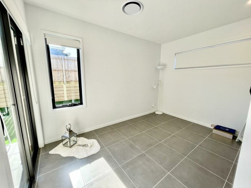 6 Hedge Street, Oran Park NSW 2570