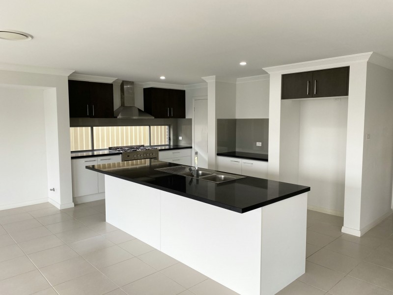 9 Thorpe Circuit, Oran Park NSW 2570
