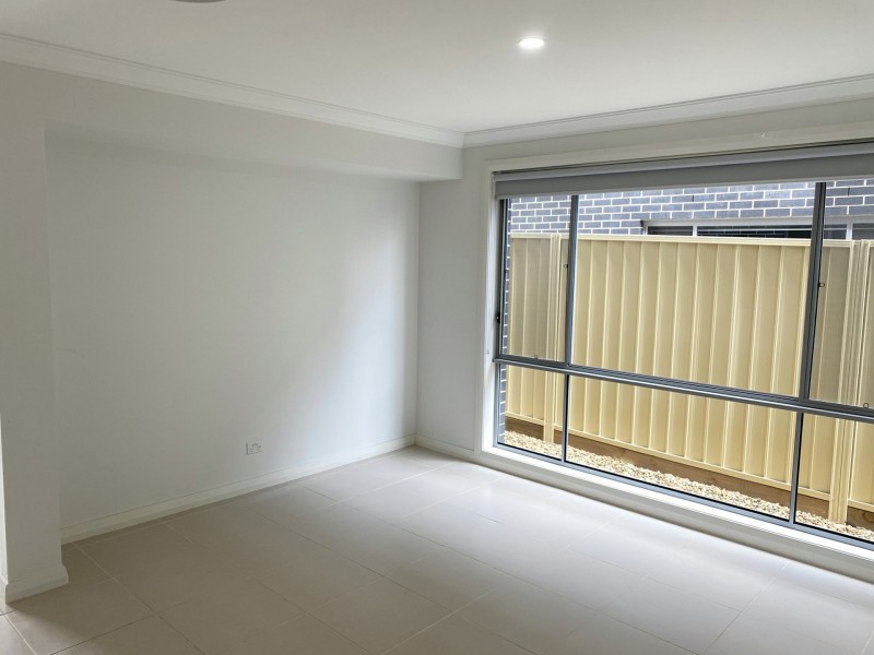 9 Thorpe Circuit, Oran Park NSW 2570