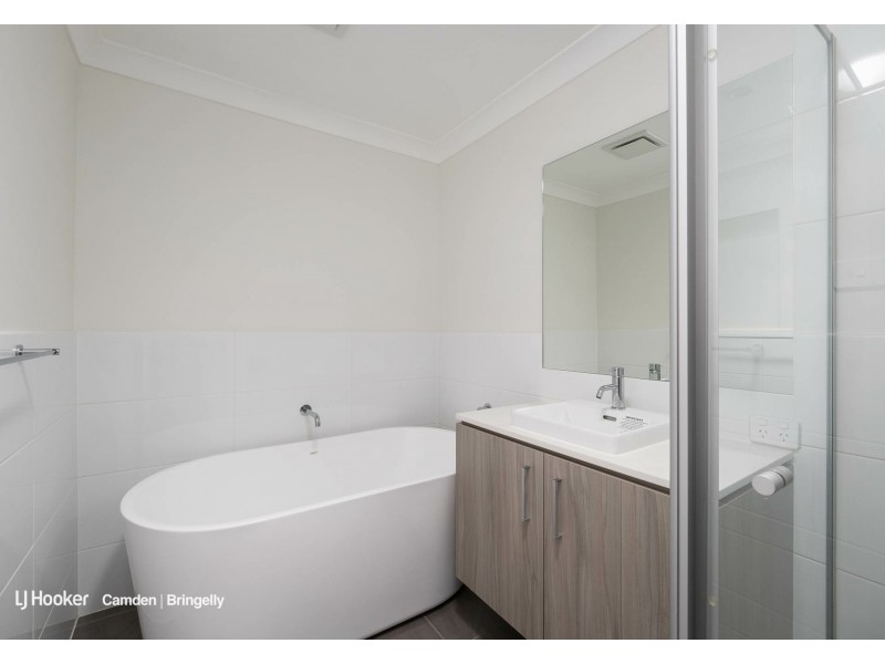 32 Podium Way, Oran Park NSW 2570