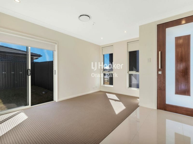 20B Austen Circuit, Oran Park NSW 2570