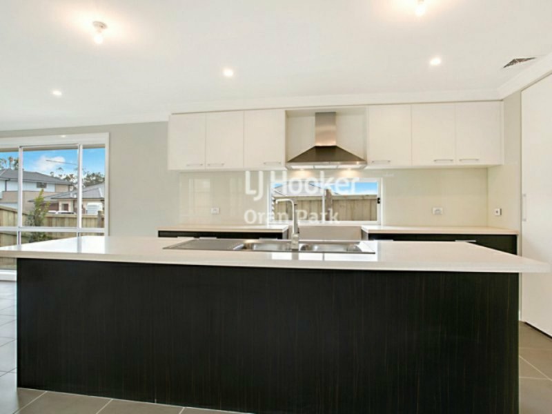 7 Smith Street, Oran Park NSW 2570