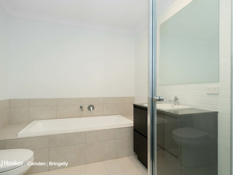 21 Revell Street, Oran Park NSW 2570