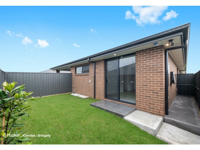 15B Fleece Loop, Oran Park NSW 2570
