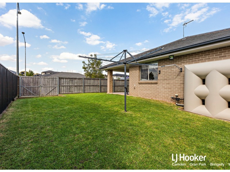 19 Bilson Road, Spring Farm NSW 2570