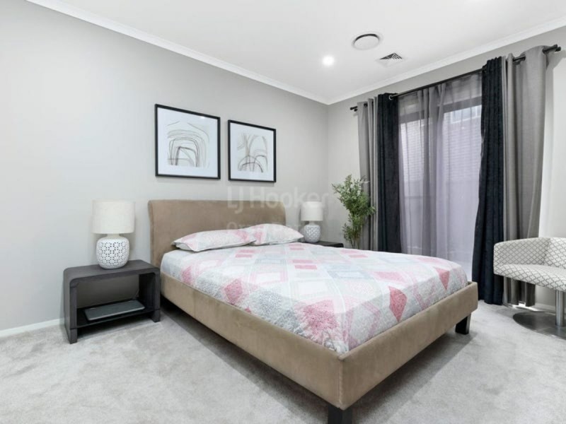 6 McCormack Street, Oran Park NSW 2570