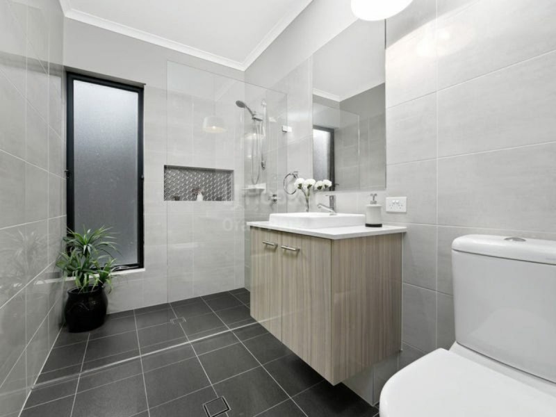 6 McCormack Street, Oran Park NSW 2570