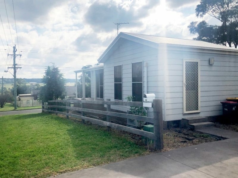 22 Russell Street, The Oaks NSW 2570