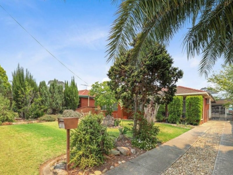 5 Canberra Crescent, Campbelltown NSW 2560