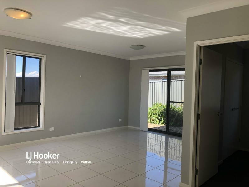 4B Russell Street, Oran Park NSW 2570