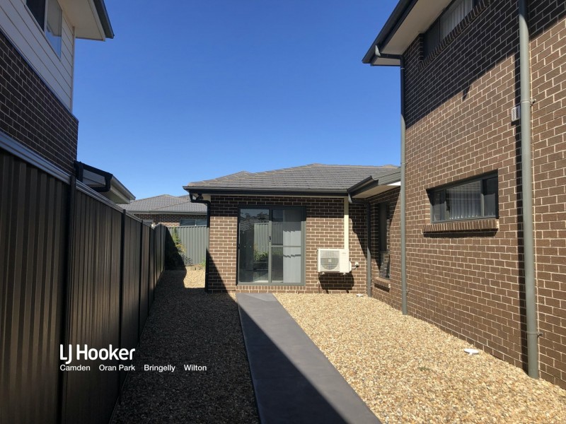 4B Russell Street, Oran Park NSW 2570