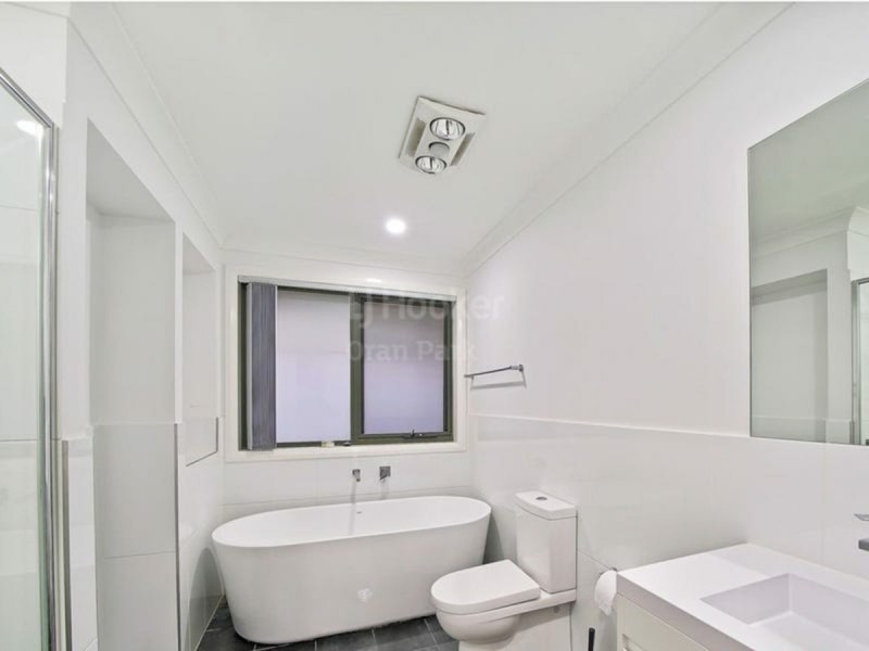 11 Sowerby Street, Oran Park NSW 2570