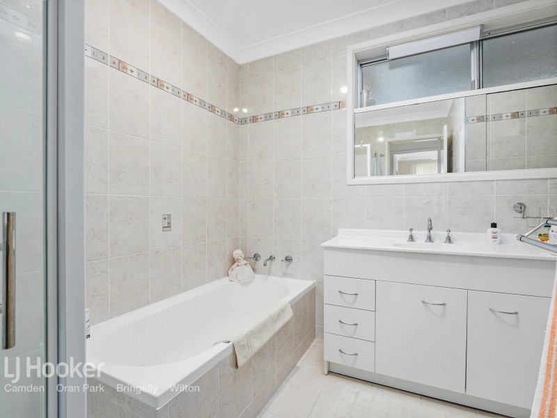 30 Ulmarra Avenue, Camden South NSW 2570