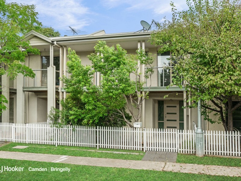 9 Trotter Street, Elderslie NSW 2335