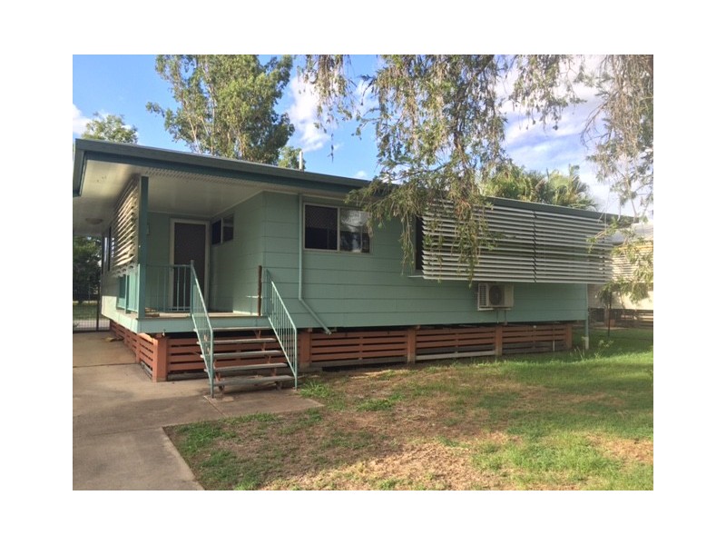 10 Beresford Cres, Dysart QLD 4745