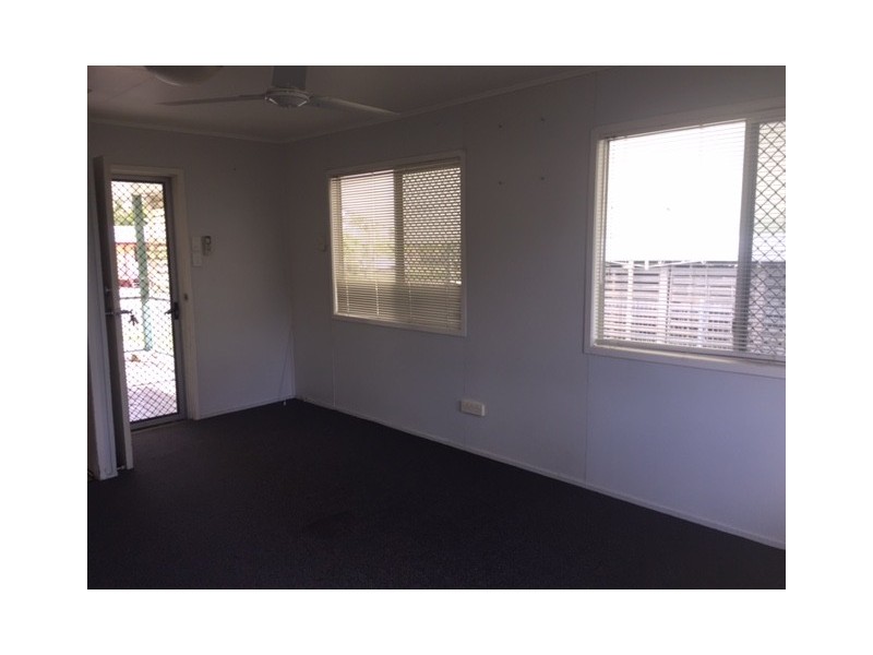 10 Beresford Cres, Dysart QLD 4745