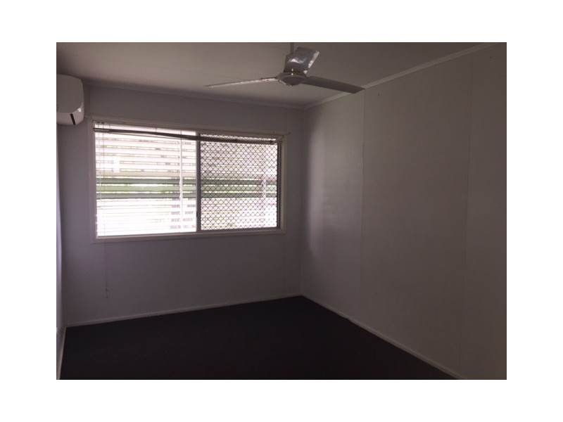 10 Beresford Cres, Dysart QLD 4745