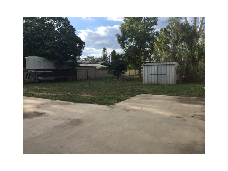 10 Beresford Cres, Dysart QLD 4745