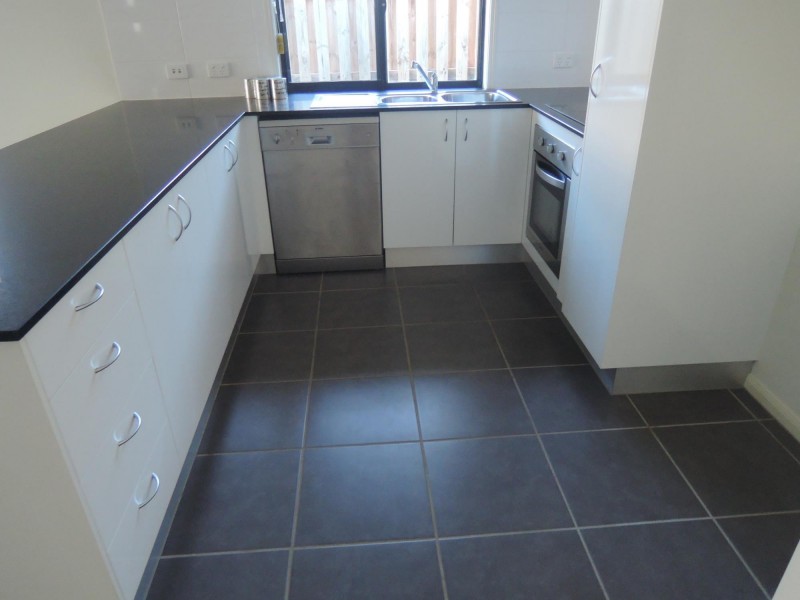 33 Newport Parade, Blacks Beach QLD 4740