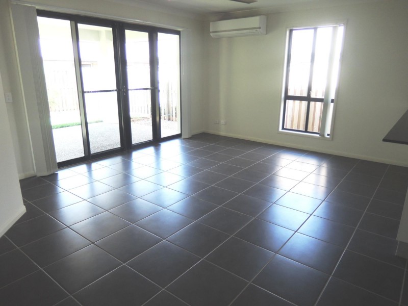 33 Newport Parade, Blacks Beach QLD 4740