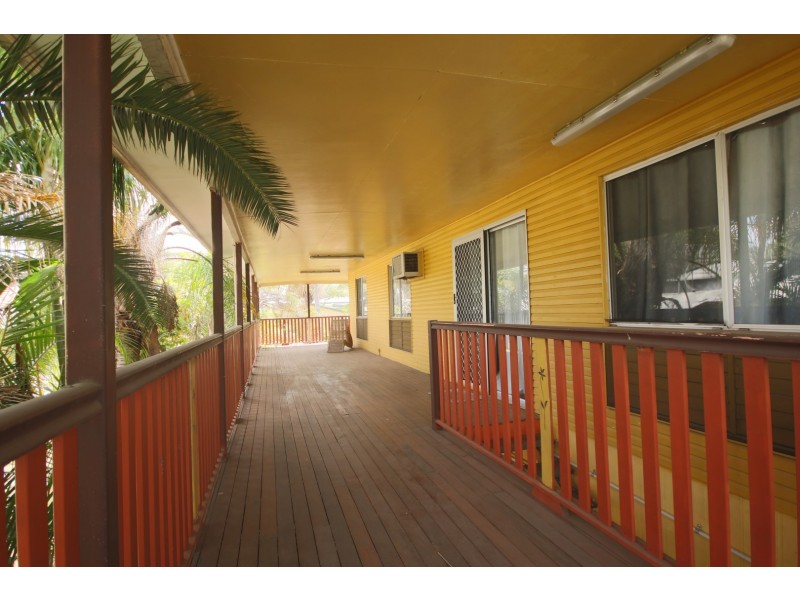 16 Oxley Drive, Moranbah QLD 4744