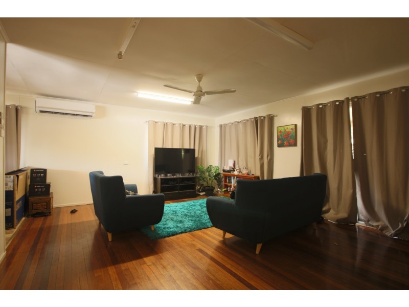 16 Oxley Drive, Moranbah QLD 4744