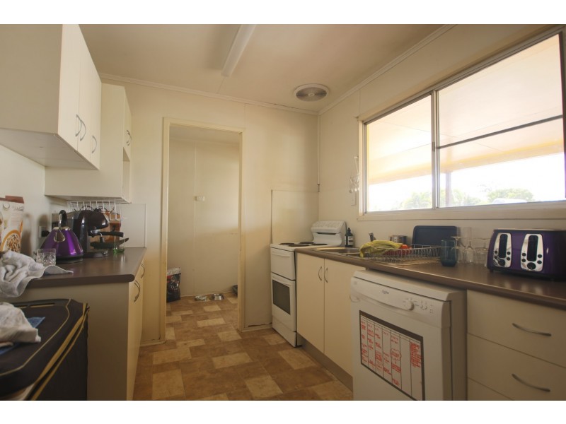 16 Oxley Drive, Moranbah QLD 4744