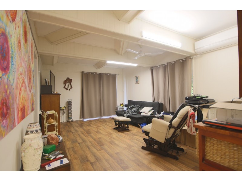 16 Oxley Drive, Moranbah QLD 4744