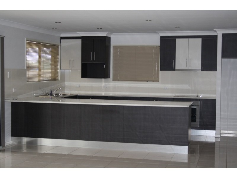 2 Clews Lane, Moranbah QLD 4744