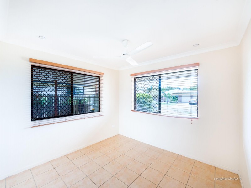 9 Dustwill Street, Eimeo QLD 4740