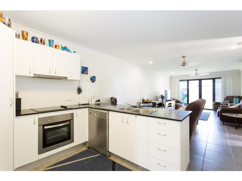 2/9 Galleon Circuit, Bucasia QLD 4750