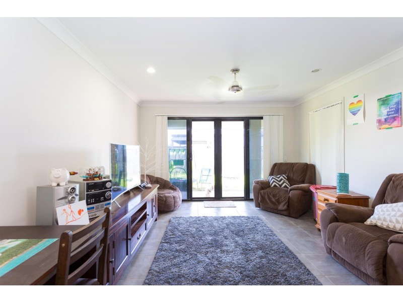2/9 Galleon Circuit, Bucasia QLD 4750