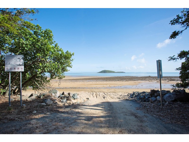 2/9 Galleon Circuit, Bucasia QLD 4750