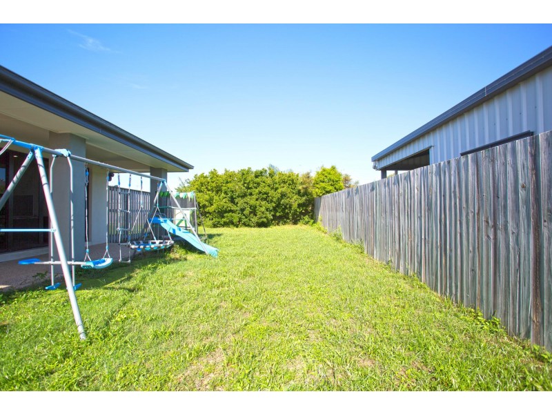 2/9 Galleon Circuit, Bucasia QLD 4750