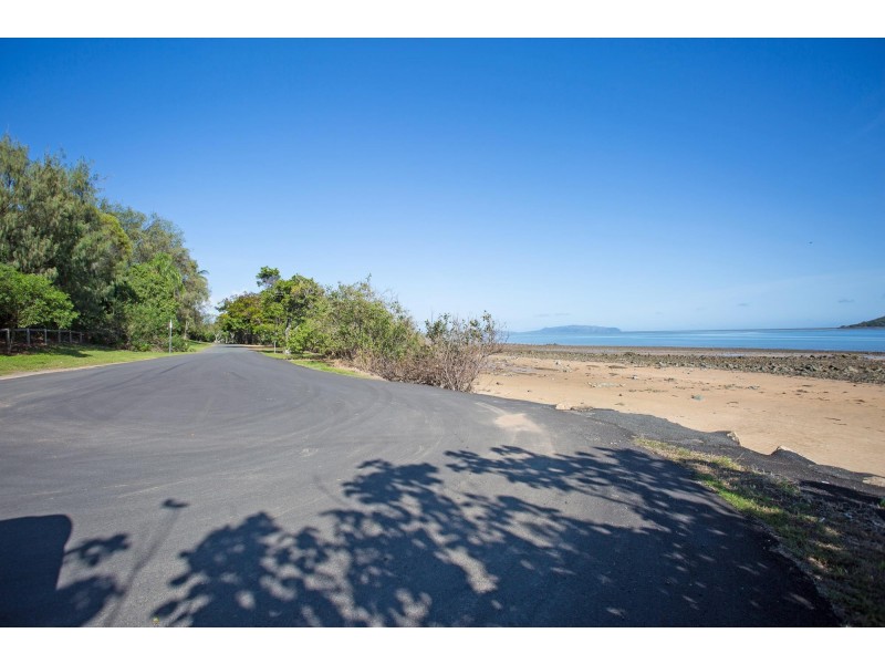 2/9 Galleon Circuit, Bucasia QLD 4750