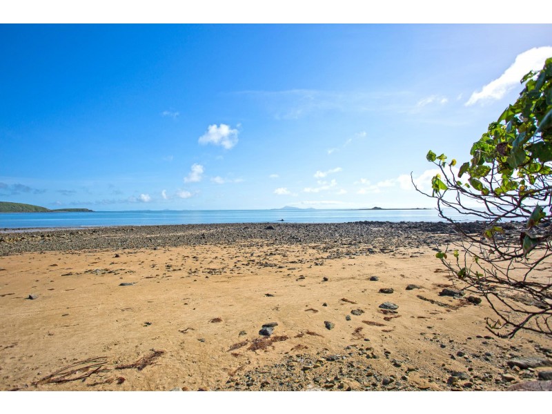 2/9 Galleon Circuit, Bucasia QLD 4750
