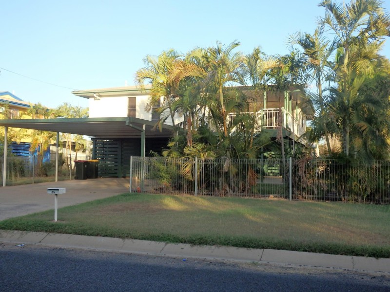 35 Brock Crescent, Dysart QLD 4745
