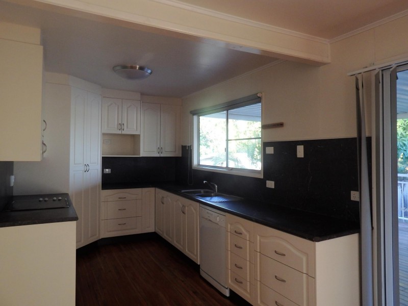 35 Brock Crescent, Dysart QLD 4745