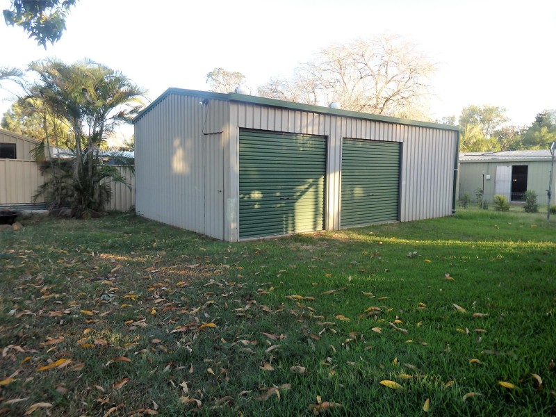 35 Brock Crescent, Dysart QLD 4745