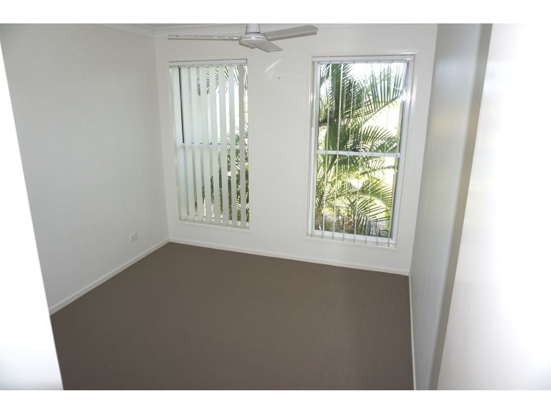 18 Isobel Ave, Mirani QLD 4754