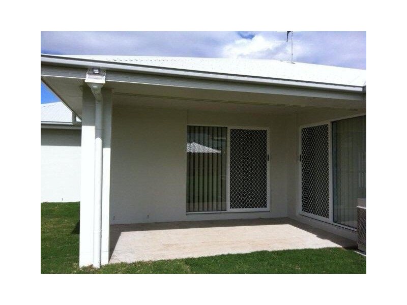 18 Isobel Ave, Mirani QLD 4754